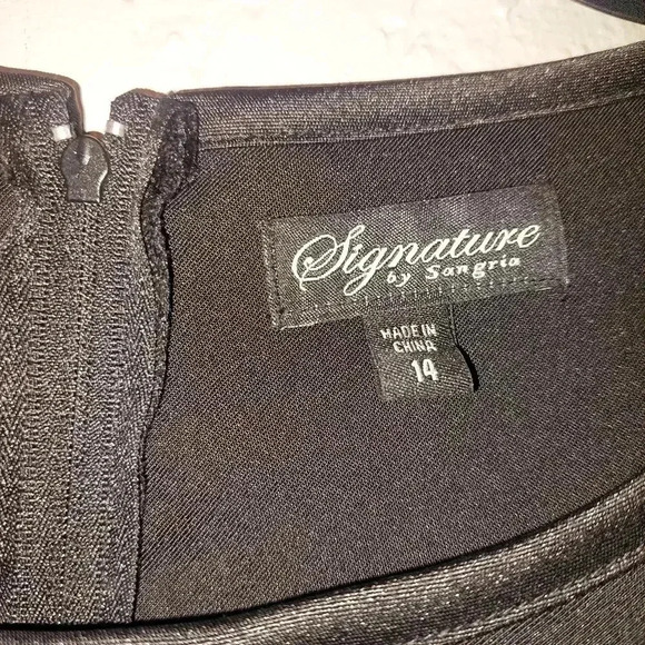 SIGNATURE BY SANGRIA Little BLACK SHEATH STYLE PANEL DRESS SIZE 14 - Picture 2 of 7